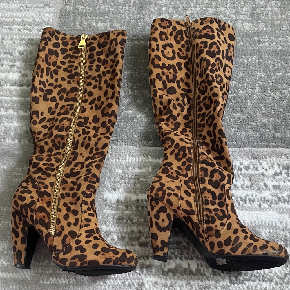 Leopard Print Knee-High Faux Suede Heeled Boots - Brown